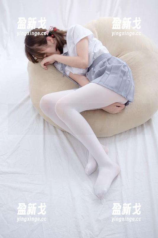看这里，森萝财团私拍合集，粉红小可爱的肉丝，真让我思考人生！