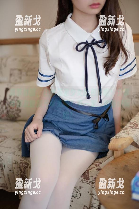 森萝财团，白丝美足少女图包来啦！分享给朋友能提升审美吗？不一定，但挺好玩的！