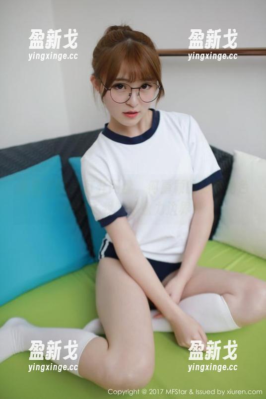 模范学院 - 打开网盘，何嘉颖的秘书角色穿越了我的想象力边界！
