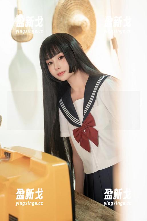 爆机少女喵小吉的这组作品《蜜桃乌龙》，居然让我想去研究一下茶与水果的绝妙搭配！