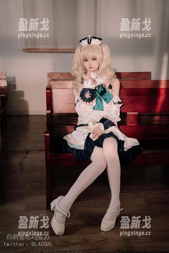 白莉爱吃巧克力化身打工女仆合集，每一张都是无声的叹息