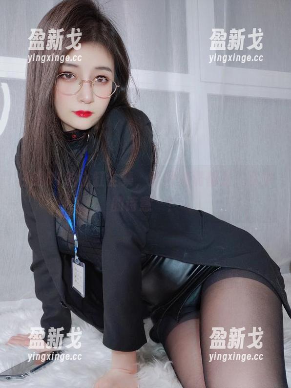 白银81的浴缸全集，原图满满都是“水中的诗意”！
