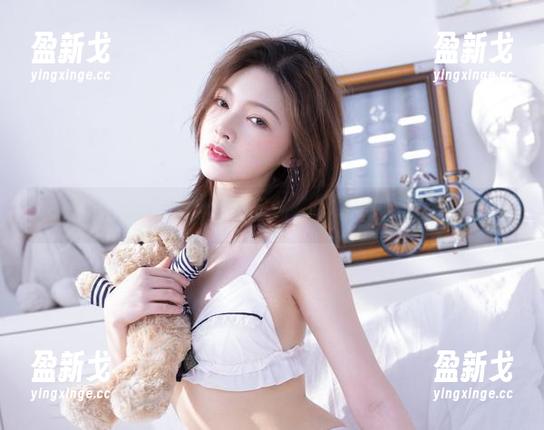 白露Bululu与她的女神图包，总有让人意外的元素！
