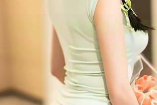 秀人网 – OMG，小逗逗的女孩原图，免费送！买一送一，不是，忘了说，我们不卖东西。