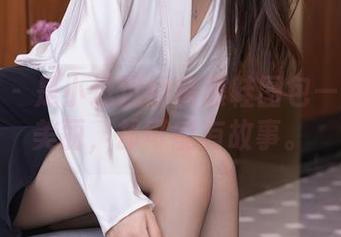 秀人网 – 是小逗逗的高跟鞋图包——看似美丽，却可能有故事。