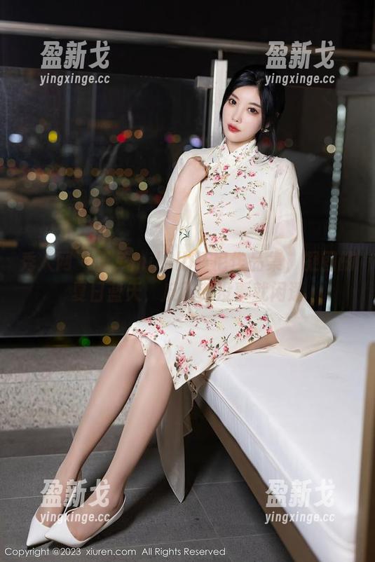 秀人网 - 玉兔miki比基尼作品集，凝固的夏日蓝天，反正我没事就闲逛