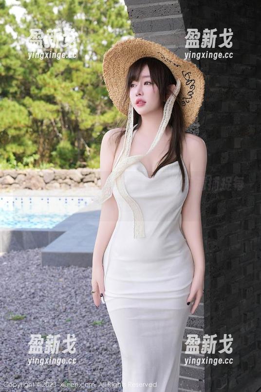秀人网 - 白甜的丝袜写真集，高清捕捉每一段优雅腿部线条！