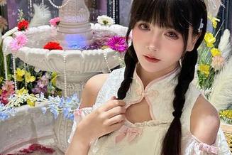 秋山AkI的万圣节：万千鬼影，唯有这个写真让人想一探究竟
