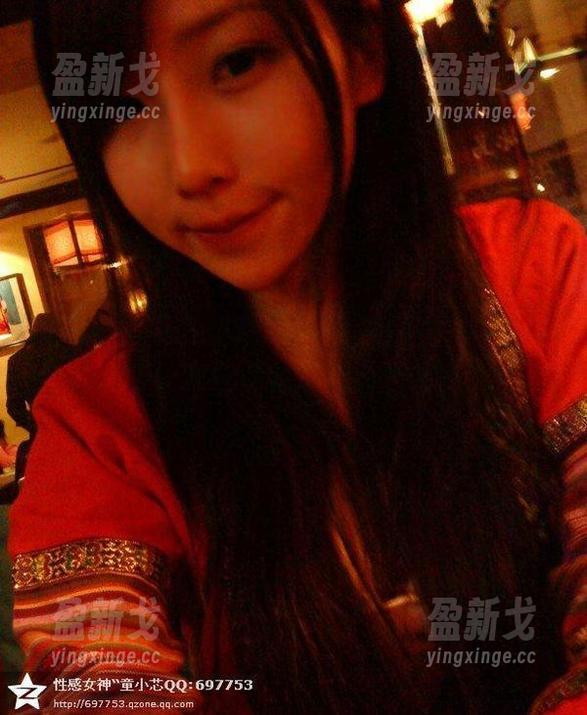 微密圈 - 紫色哒豚豚的JK美图在线，这次的风格让我觉得我也该换个发型了？