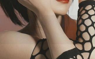 微密圈 – 纪念小小v的蕾丝粉色图包，分享的时候小心心跳～