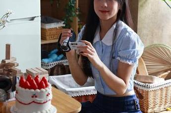 绮梦摄影 – 稻芽儿的白衬衫：最新作品集，一点不同寻常的元素，还以为在看走秀呢！