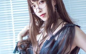 小声说一句，翎柒菜菜的定制图集，吾妻是最容易冲击三观的那一面？