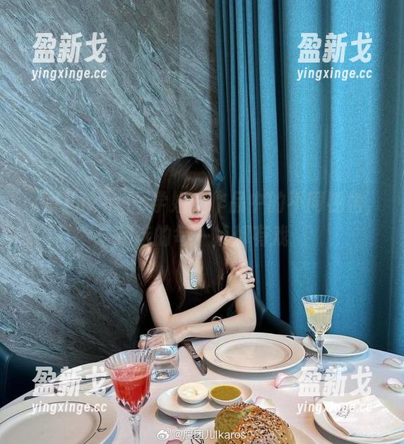 腐团儿Ikaros学姐：作品中的不同视角，精选的每一帧都有戏