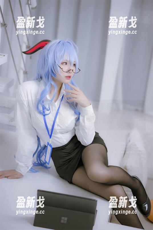 荒井喵喵 卖萌?不,荒井喵喵的空姐美图是来撩动你心弦的,完美蜜汁啊。