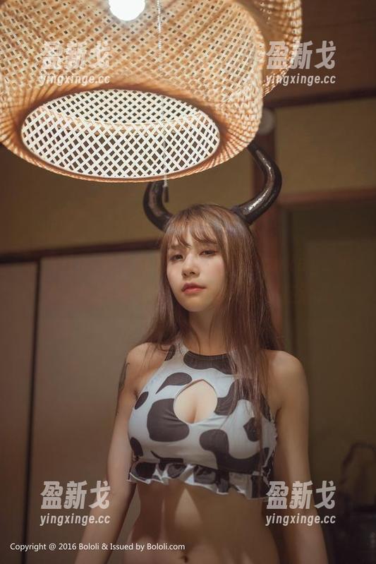 菠萝社-Monkey_小潘鼠 菠萝社 - 来了来了,这里是Monkey_小潘鼠的原图,女王的每一面都在这儿
