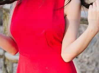 菠萝社 – 穿上空姐制服，柳侑绮Sevenbaby的写真让我想起机场小吃了…