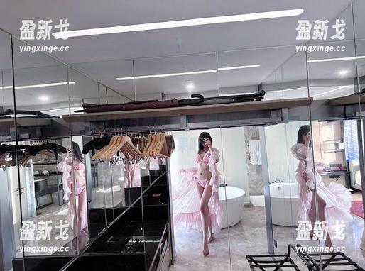 微密圈 - 葛征穿JK百褶裙，免费图包可信吗？来瞧瞧轰动效果吧