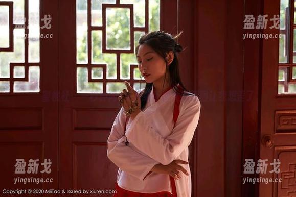 蜜桃社 - 一秒钟内，E杯奶茶修女的原图让我想歪了