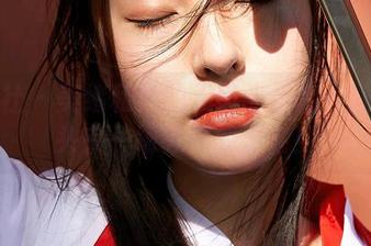 蜜桃社 – 美绪和她的无圣光裸足：让脚趾头来一场强烈的聚会！