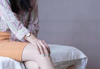袜啵啵 – 帆布鞋与瑶瑶的结合，图库中的一抹创意，下载前请慎重考虑。