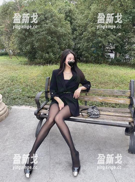 软妹小九九 微密圈 - 最新写真,软妹小九九把肉丝蓝高跟穿出了不一样的味道……虽然我还是想起了某种零食。