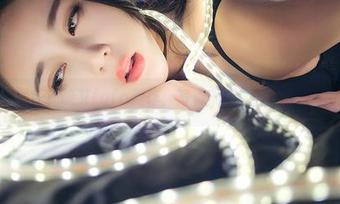 青豆客 – 更新！晓艾fafa新作：写真美图，就像是秘密的低语。
