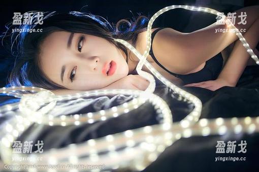 青豆客-晓艾fafa 青豆客 - 更新!晓艾fafa新作:写真美图,就像是秘密的低语。