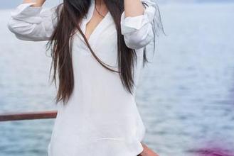 青豆客 – 私拍图包：林熙儿在泳衣里的夏日戏水时光，好想也去玩水！