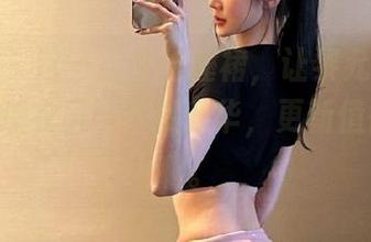 微密圈 – 这一套黑丝睡裙，让黎允熙baby的“睡衣风”直接升华，更新值得刷屏啊。