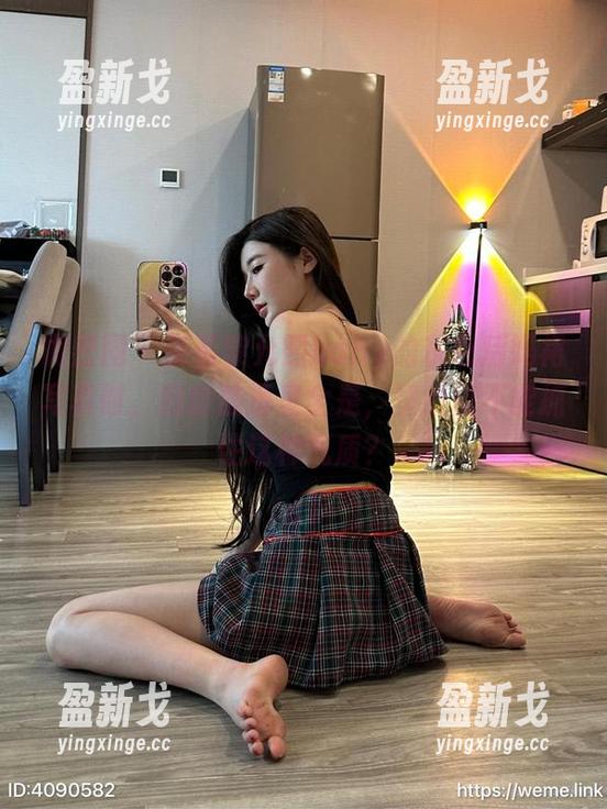 黎允熙baby 微密圈 - 在看黎允熙baby的灰色后妈裙写真时,我的脑海里全是,壁纸能不能抓住这种气质?