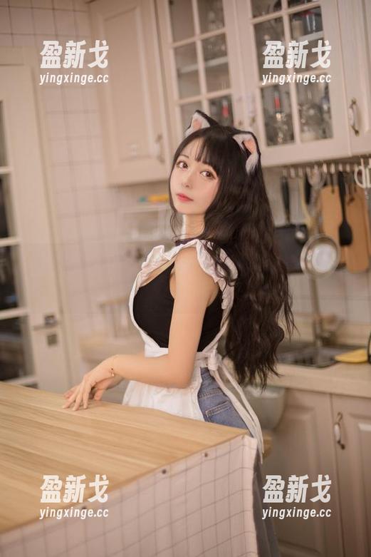 黑猫猫ovo的牛仔裤，有种想下载到你家的冲动！